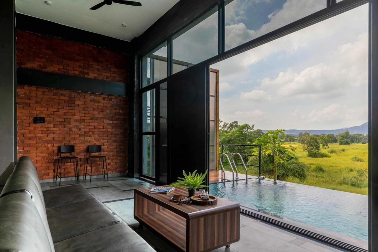Two Villa By Stayvista With Infinity Pool, Farm & Mountain Views, Modern Interiors Karjat Ngoại thất bức ảnh