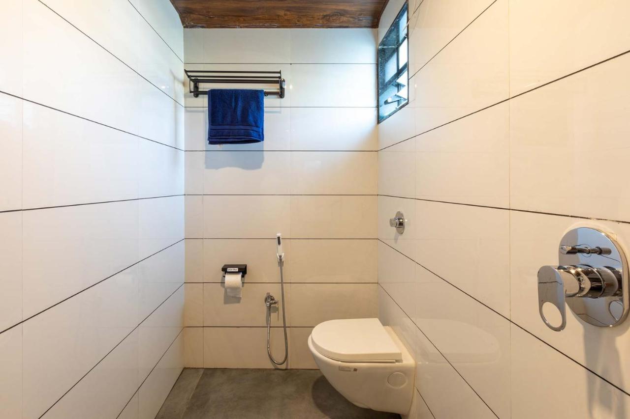 Two Villa By Stayvista With Infinity Pool, Farm & Mountain Views, Modern Interiors Karjat Ngoại thất bức ảnh